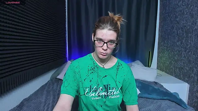 KIKI Krash online show from February 24, 2025, 1:21 pm