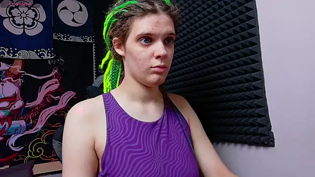 KIKI Krash online show from November 28, 2025, 10:04 am