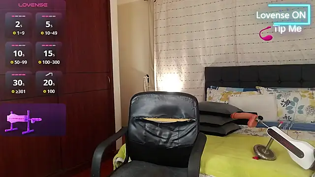 Hornymoan online show from February 17, 2026, 11:02 pm