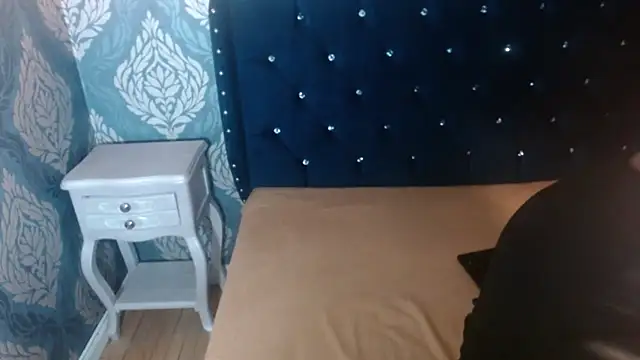 Sofiacowperx online show from November 8, 2025, 6:55 pm