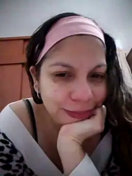 Carliina Soussa online show from November 17, 2025, 2:15 am