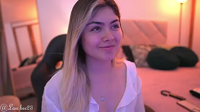 Lau Bee online show from September 14, 2025, 6:30 pm