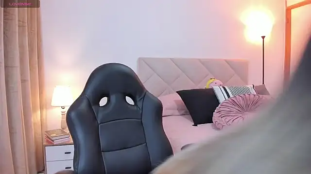 Lau Bee online show from February 26, 2025, 2:49 pm