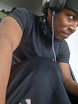 bigboytoy912 online show from April 27, 2026, 7:56 pm