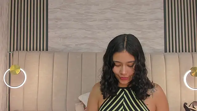 laura smith33 online show from October 10, 2025, 3:57 pm