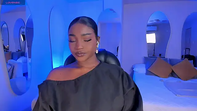 SavannahStorm online show from April 8, 2026, 1:01 pm