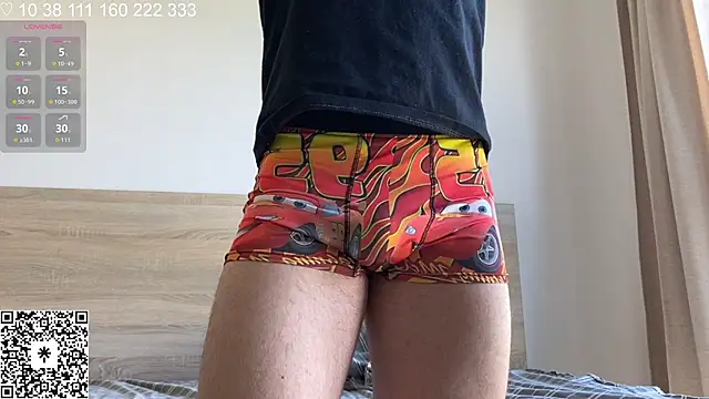 curlyboyy  online show from April 22, 2026, 7:15 am