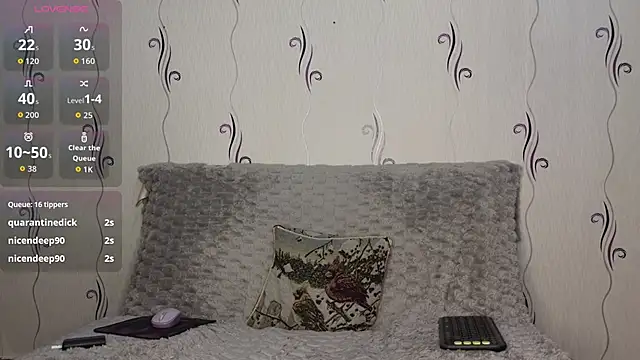 Secret-Smile online show from October 30, 2025, 4:00 am