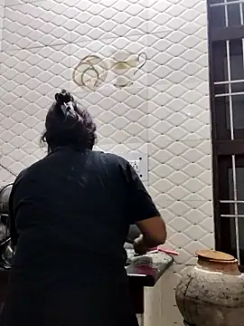 illay love online show from November 22, 2025, 3:44 pm