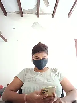 Snapshot of illay_love chatting on July 14, 2026, 10:43 am illay love online show from July 14, 2026, 10:43 am