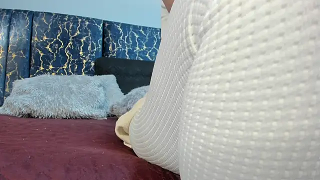 Sophia Lemos online show from October 21, 2025, 1:32 pm