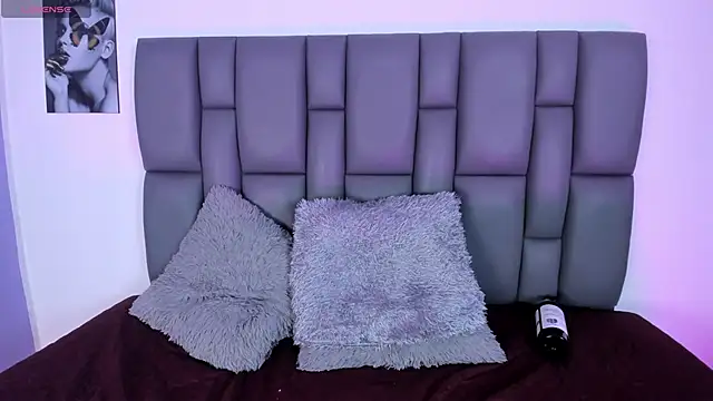 Sophia Lemos online show from March 18, 2025, 4:39 pm