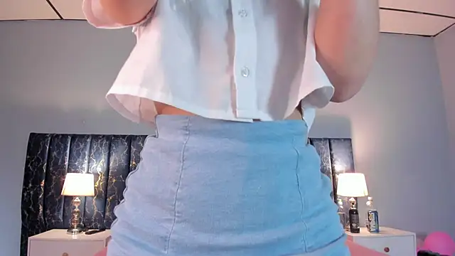 Sophia Lemos online show from October 11, 2025, 2:07 pm