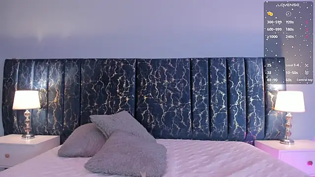 Sophia Lemos online show from September 18, 2025, 1:36 pm