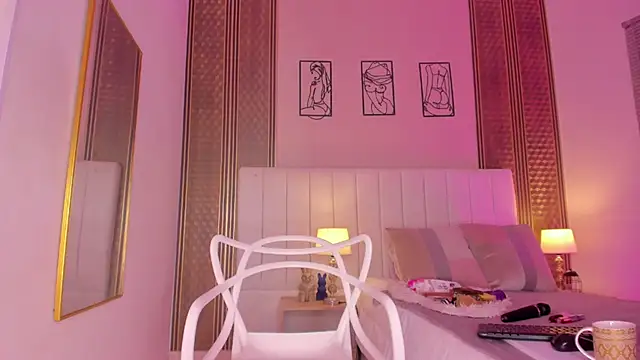 zoe sky  online show from November 24, 2025, 11:43 am