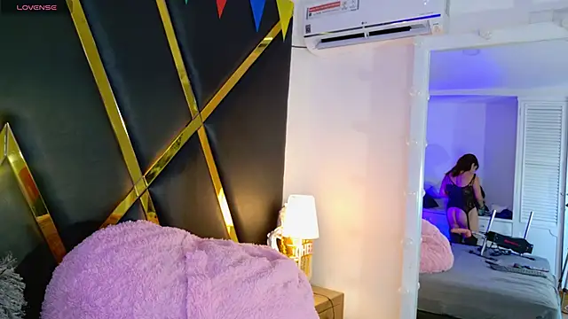 Snapshot of Adel_Nesbiit chatting on September 28, 2025, 10:33 am Adel Nesbiit online show from September 28, 2025, 10:33 am