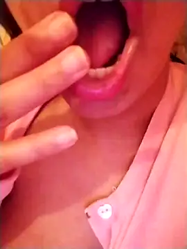 Snapshot of SosoDaloaa chatting on February 16, 2025, 7:05 pm SosoDaloaa online show from February 16, 2025, 7:05 pm