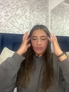 ElaaPerez online show from November 7, 2025, 10:09 am