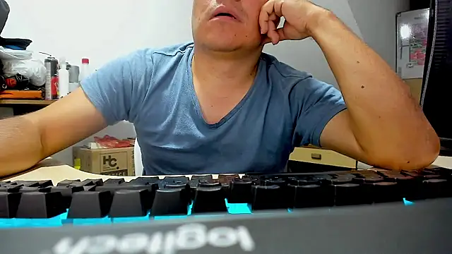 Jhonatan Morales S online show from October 16, 2025, 4:43 am