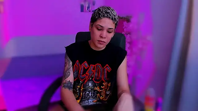 Charlee pink online show from November 22, 2025, 5:56 pm