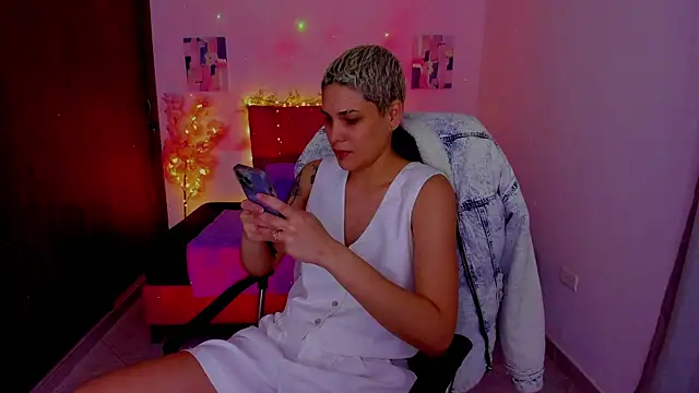 Charlee pink online show from October 4, 2025, 10:55 pm