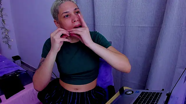 Charlee pink online show from September 23, 2025, 1:01 am