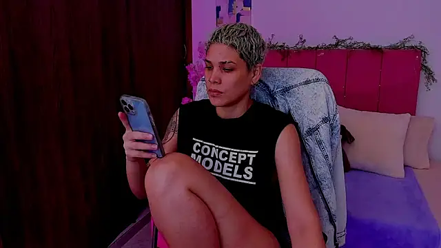 Charlee pink online show from October 17, 2025, 7:15 pm