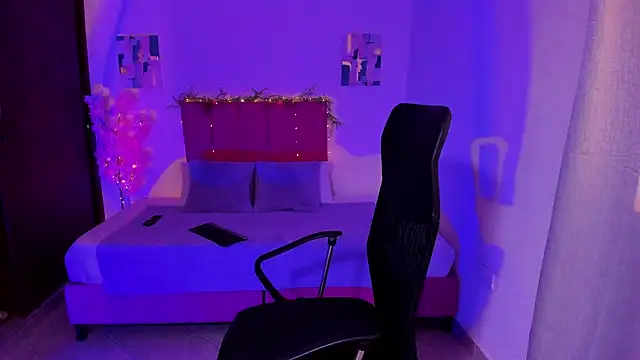 Charlee pink online show from October 12, 2025, 4:30 pm