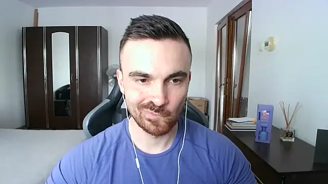Snapshot of mu5clemania2 chatting on April 19, 2026, 1:34 pm mu5clemania2 online show from April 19, 2026, 1:34 pm