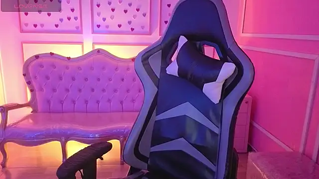 ailen t online show from September 20, 2025, 2:38 am