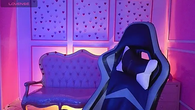 ailen t online show from October 10, 2025, 2:45 am