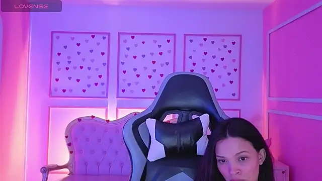 ailen t online show from September 18, 2025, 2:36 am