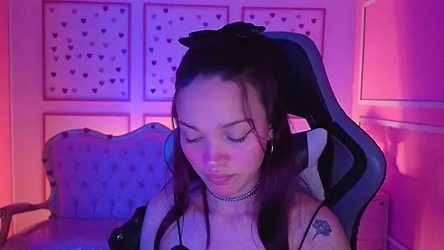 ailen t online show from October 5, 2025, 3:19 am