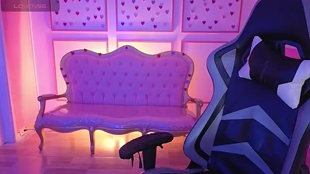 ailen t online show from September 23, 2025, 3:02 am