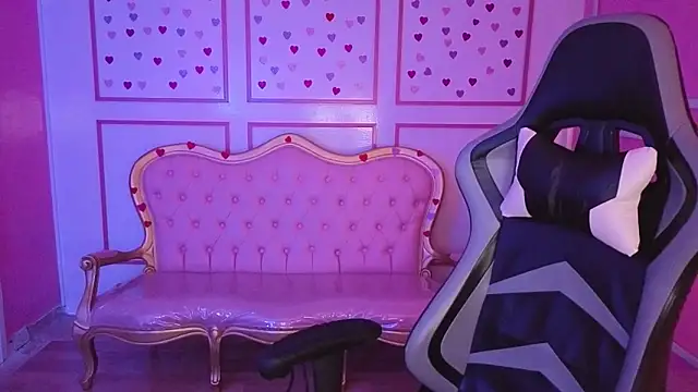 ailen t online show from September 12, 2025, 2:12 am