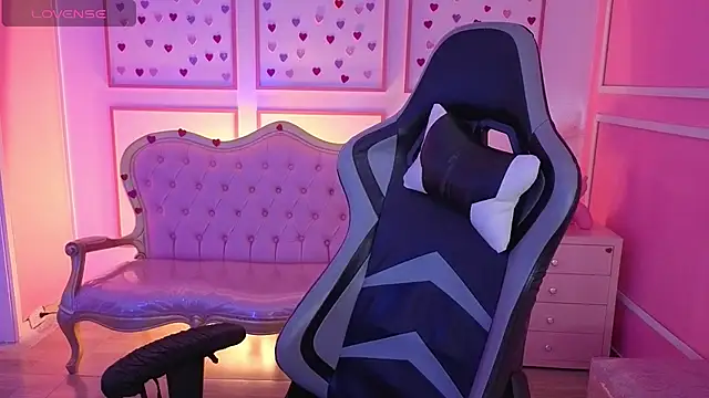 ailen t online show from September 24, 2025, 2:29 am