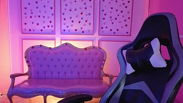 ailen t online show from September 27, 2025, 2:39 am