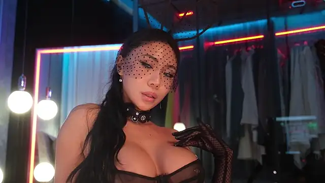 Ami Katana online show from September 23, 2025, 2:13 pm