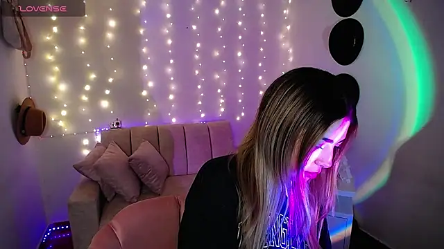 channel blonde a online show from March 7, 2025, 9:48 pm