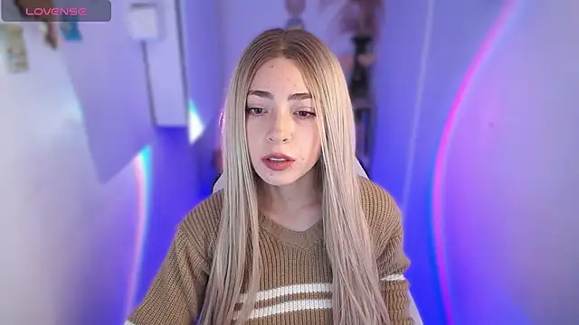 channel blonde a online show from October 2, 2025, 5:05 pm