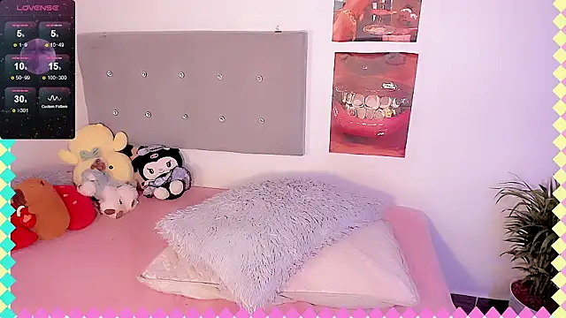 SweetPrincessS online show from April 18, 2026, 4:42 pm