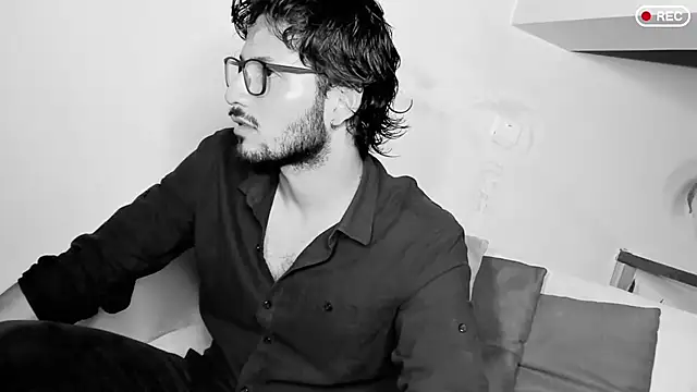 Nicholasrodrii online show from March 16, 2025, 9:58 pm