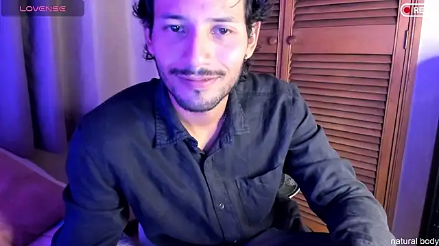 Nicholasrodrii online show from October 18, 2025, 10:34 pm