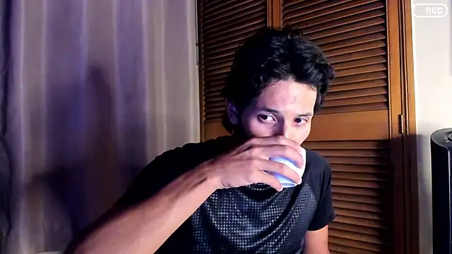 Nicholasrodrii online show from September 10, 2025, 12:53 am