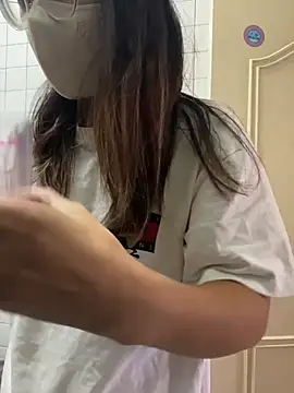 yourbootygirl online show from November 23, 2025, 4:00 am