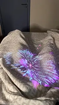 FEIYU001 online show from November 27, 2025, 3:23 pm