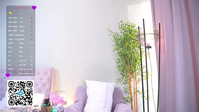 LynBardon online show from March 10, 2025, 4:07 am