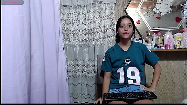 Snapshot of Lunawillis chatting on September 15, 2025, 10:32 pm Lunawillis online show from September 15, 2025, 10:32 pm