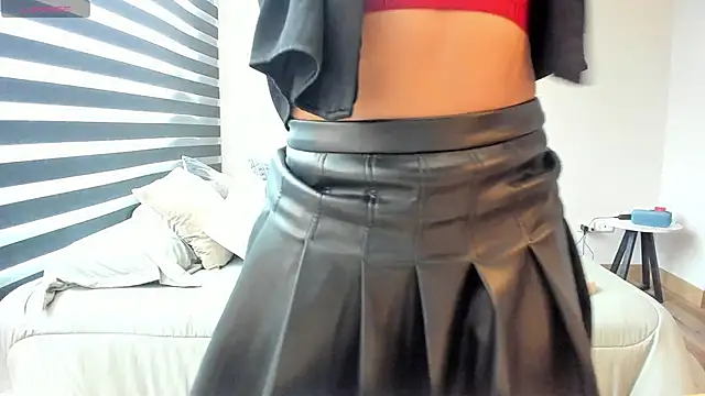 Snapshot of CindyWilliams_ chatting on June 22, 2026, 5:43 pm CindyWilliams online show from June 22, 2026, 5:43 pm