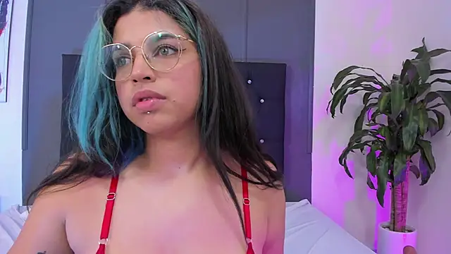 lyra-rain online show from March 11, 2025, 5:57 pm